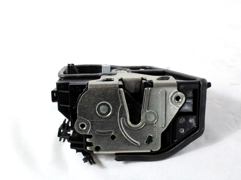 CENTRALNI ZAKLEP SPREDNJIH VRAT  OEM N. 7202146 ORIGINAL REZERVNI DEL BMW SERIE 3 BER/SW/COUPE/CABRIO E90/E91/E92/E93 (2005 -2009) DIESEL LETNIK 2007