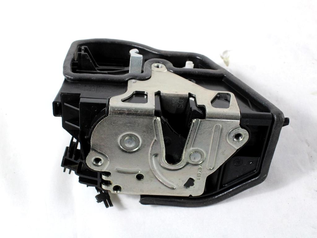 CENTRALNI ZAKLEP SPREDNJIH VRAT  OEM N. 7202146 ORIGINAL REZERVNI DEL BMW SERIE 3 BER/SW/COUPE/CABRIO E90/E91/E92/E93 (2005 -2009) DIESEL LETNIK 2007