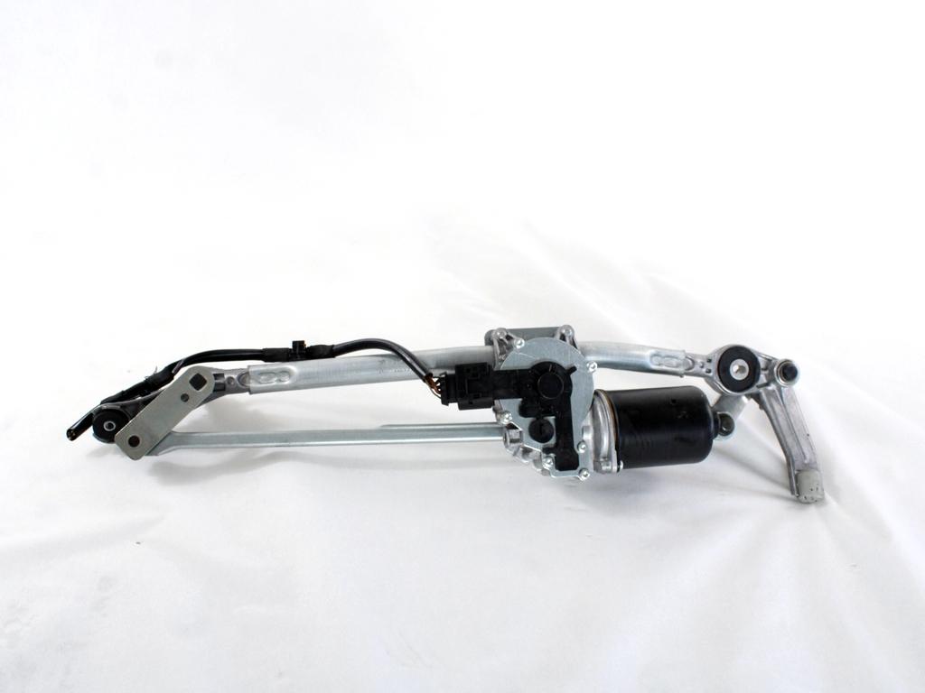 MOTORCEK PREDNJIH BRISALCEV OEM N. 6978263 ORIGINAL REZERVNI DEL BMW SERIE 3 BER/SW/COUPE/CABRIO E90/E91/E92/E93 (2005 -2009) DIESEL LETNIK 2007