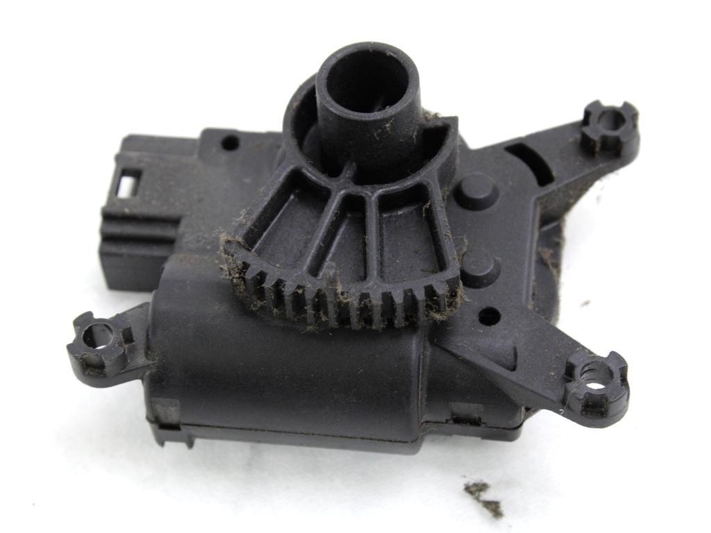 MOTORCEK OGREVANJA OEM N. A.210.007.00 ORIGINAL REZERVNI DEL FIAT PUNTO EVO 199 (2009 - 2012)  DIESEL LETNIK 2009