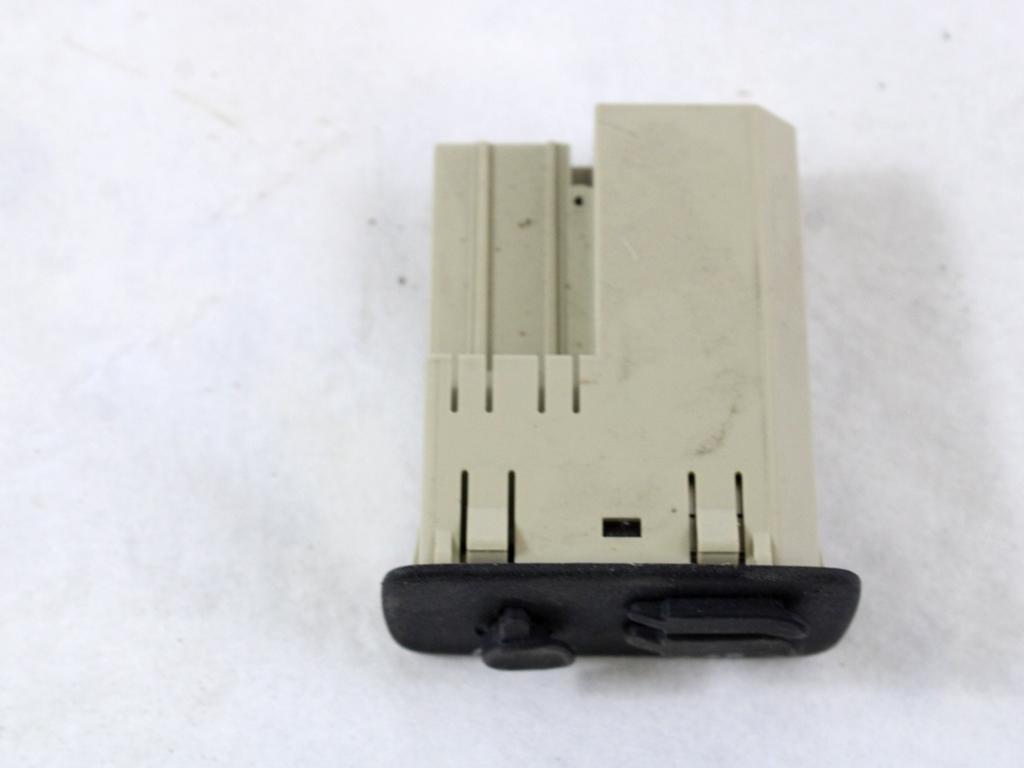 USB / AUX OEM N. 86257FL001 ORIGINAL REZERVNI DEL SUBARU XV MK2 GT (DAL 2017)BENZINA LETNIK 2018