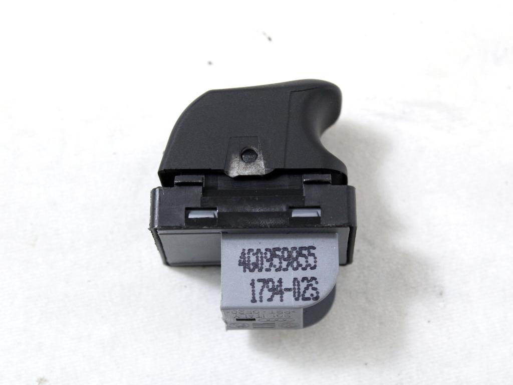 ZADNJE STIKALO OEM N. 4G0959855 ORIGINAL REZERVNI DEL AUDI Q3 8U (2011 - 2014)DIESEL LETNIK 2014