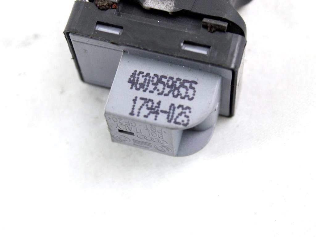 ZADNJE STIKALO OEM N. 4G0959855 ORIGINAL REZERVNI DEL AUDI Q3 8U (2011 - 2014)DIESEL LETNIK 2014