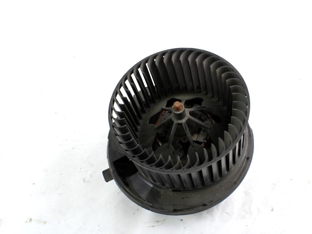 VENTILATOR  KABINE  OEM N. 1K1819015E ORIGINAL REZERVNI DEL AUDI Q3 8U (2011 - 2014)DIESEL LETNIK 2014