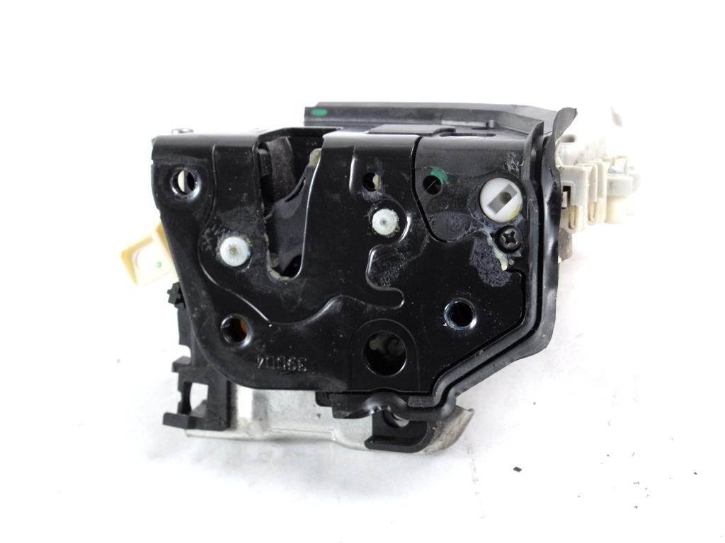 CENTRALNI ZAKLEP SPREDNJIH VRAT  OEM N. 8J1837016D ORIGINAL REZERVNI DEL AUDI Q3 8U (2011 - 2014)DIESEL LETNIK 2014