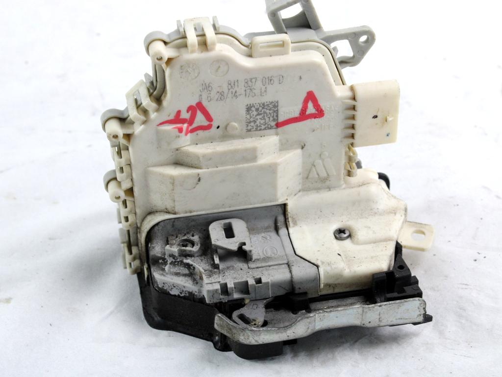 CENTRALNI ZAKLEP SPREDNJIH VRAT  OEM N. 8J1837016D ORIGINAL REZERVNI DEL AUDI Q3 8U (2011 - 2014)DIESEL LETNIK 2014