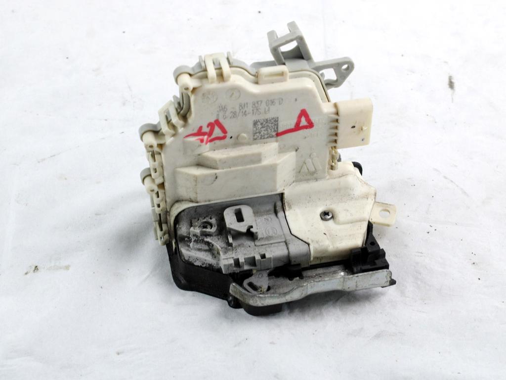 CENTRALNI ZAKLEP SPREDNJIH VRAT  OEM N. 8J1837016D ORIGINAL REZERVNI DEL AUDI Q3 8U (2011 - 2014)DIESEL LETNIK 2014