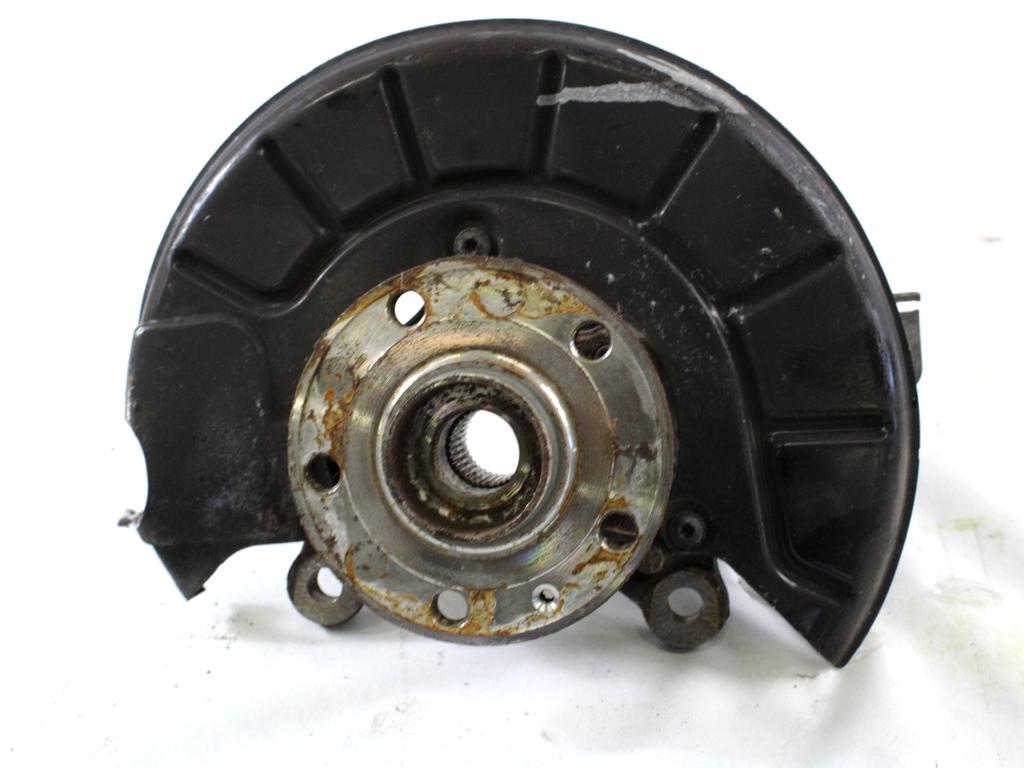 VRTLJIVI LEZAJ DESNO / PESTO KOLESA Z LEZAJEM SPREDAJ OEM N. 1K0407256AA ORIGINAL REZERVNI DEL AUDI Q3 8U (2011 - 2014)DIESEL LETNIK 2014