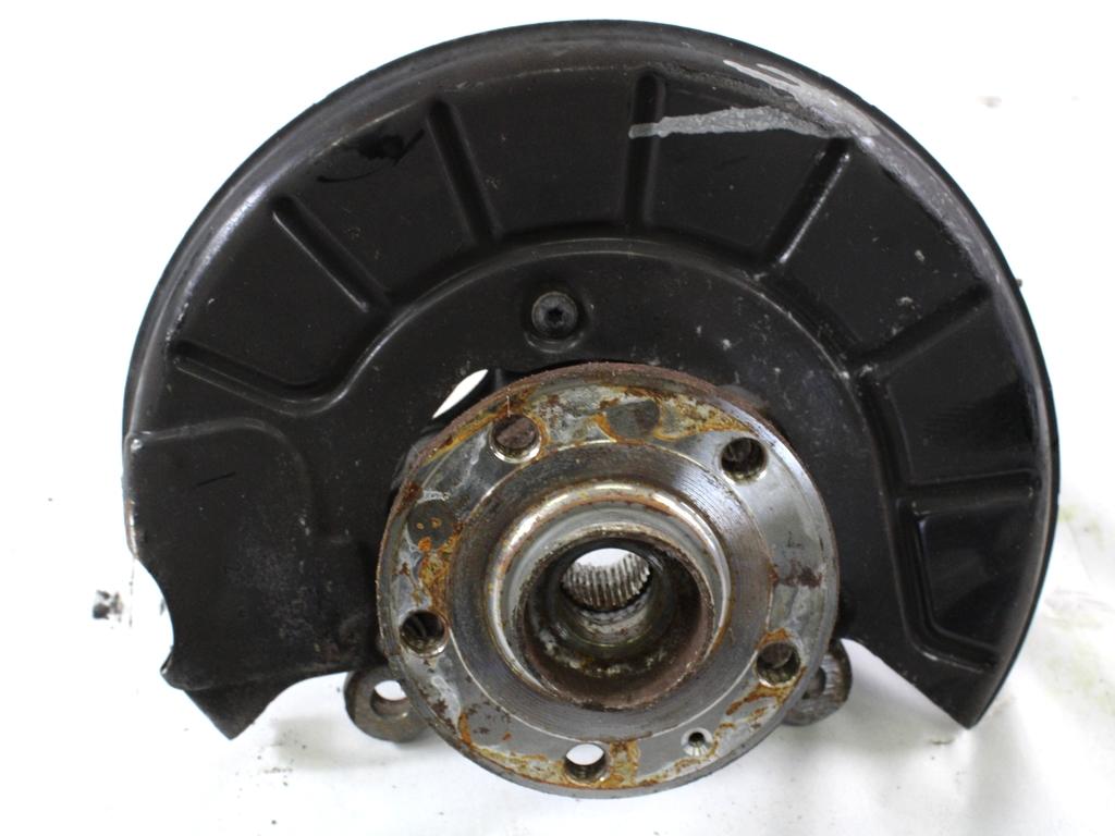 VRTLJIVI LEZAJ DESNO / PESTO KOLESA Z LEZAJEM SPREDAJ OEM N. 1K0407256AA ORIGINAL REZERVNI DEL AUDI Q3 8U (2011 - 2014)DIESEL LETNIK 2014