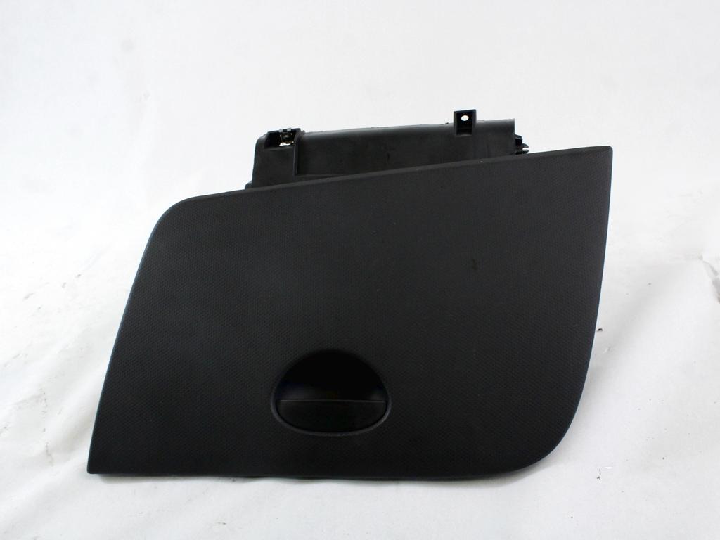 PREDAL ZA DOKUMENTE OEM N. 1P1857095C ORIGINAL REZERVNI DEL SEAT LEON 1P1 MK2 (2005 - 2012) DIESEL LETNIK 2011