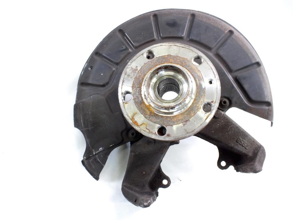 VRTLJIVI LEZAJ DESNO / PESTO KOLESA Z LEZAJEM SPREDAJ OEM N. 1K0407256T ORIGINAL REZERVNI DEL SEAT LEON 1P1 MK2 (2005 - 2012) DIESEL LETNIK 2011