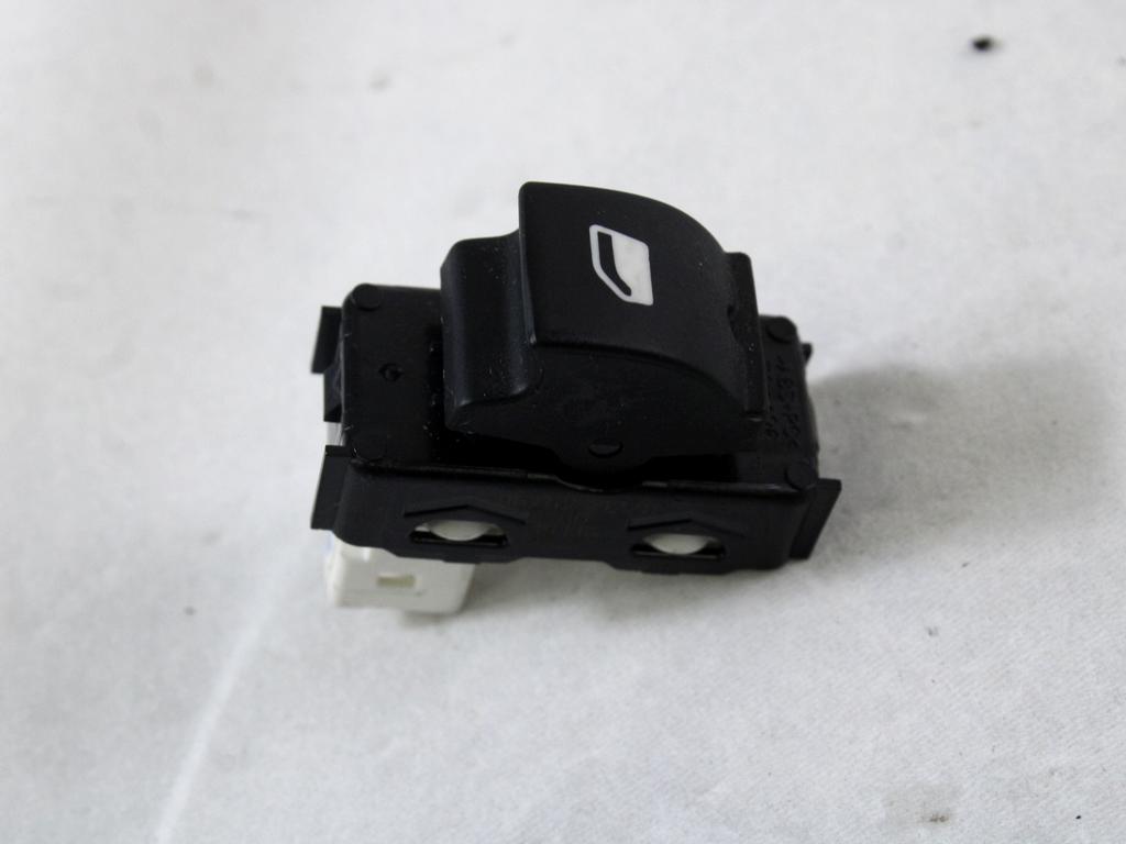 ZADNJE STIKALO OEM N. 96762292ZD ORIGINAL REZERVNI DEL CITROEN C3 SX SY MK3 (DAL 2016) BENZINA LETNIK 2019