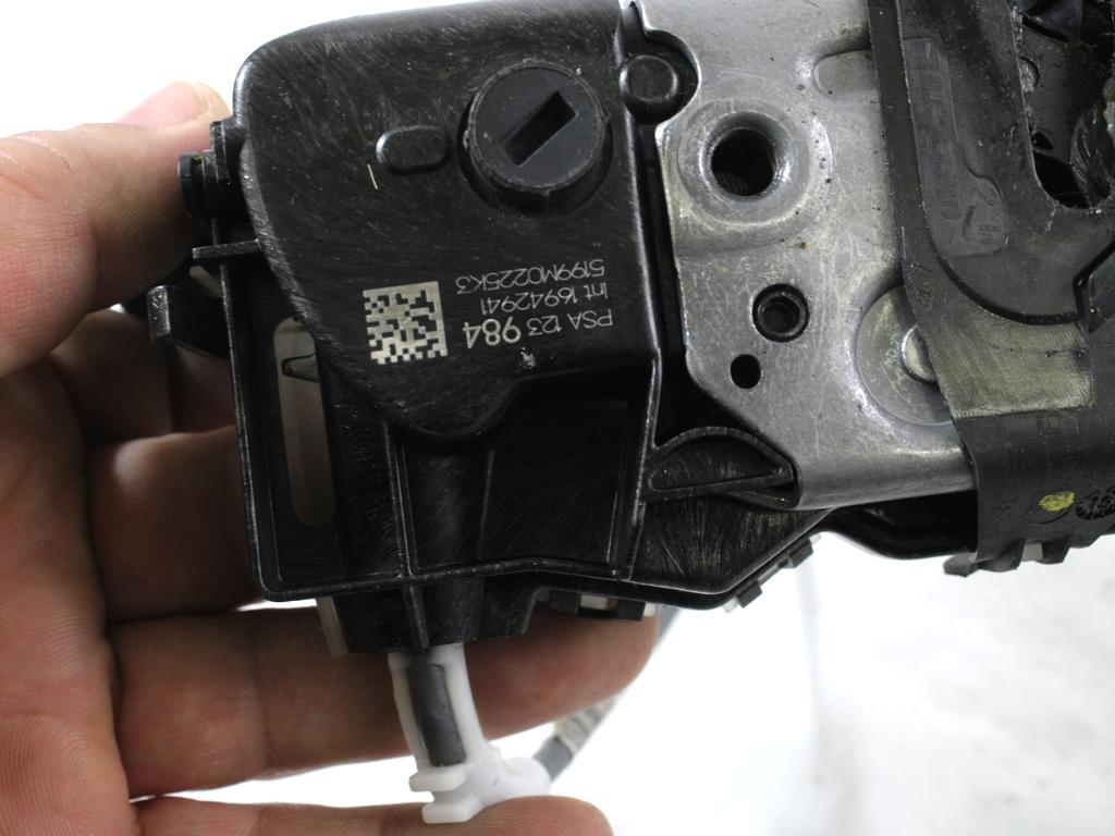 CENTRALNO ZAKLEPANJE ZADNJIH DESNIH VRAT OEM N. 9812398480 ORIGINAL REZERVNI DEL CITROEN C3 SX SY MK3 (DAL 2016) BENZINA LETNIK 2019