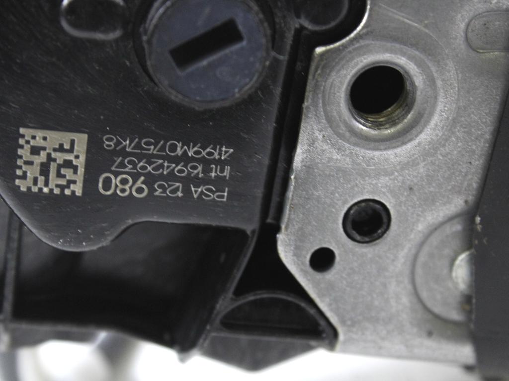 CENTRALNI ZAKLEP SPREDNJIH VRAT  OEM N. 9812398080 ORIGINAL REZERVNI DEL CITROEN C3 SX SY MK3 (DAL 2016) BENZINA LETNIK 2019