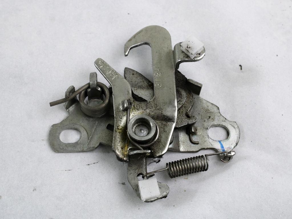 ZAKLEP POKROVA MOTORJA  OEM N. 9801114080 ORIGINAL REZERVNI DEL CITROEN C3 SX SY MK3 (DAL 2016) BENZINA LETNIK 2019