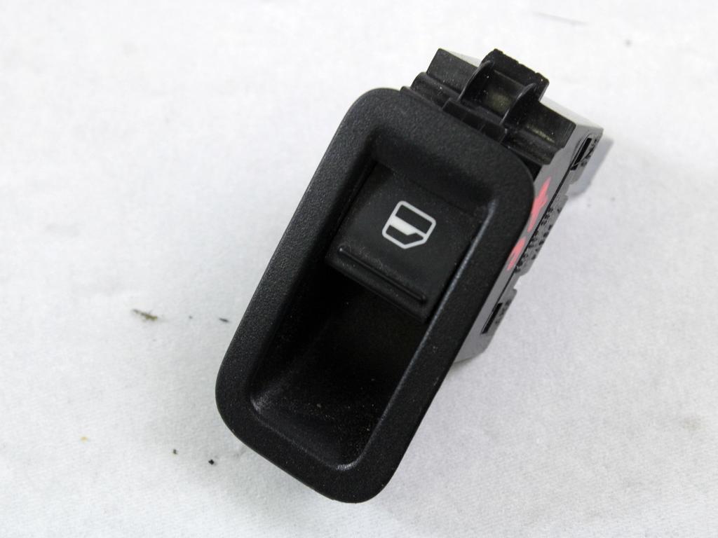 ZADNJE STIKALO OEM N. 7L6959855B ORIGINAL REZERVNI DEL VOLKSWAGEN POLO 6R1 6C1 (06/2009 - 02/2014) DIESEL LETNIK 2012