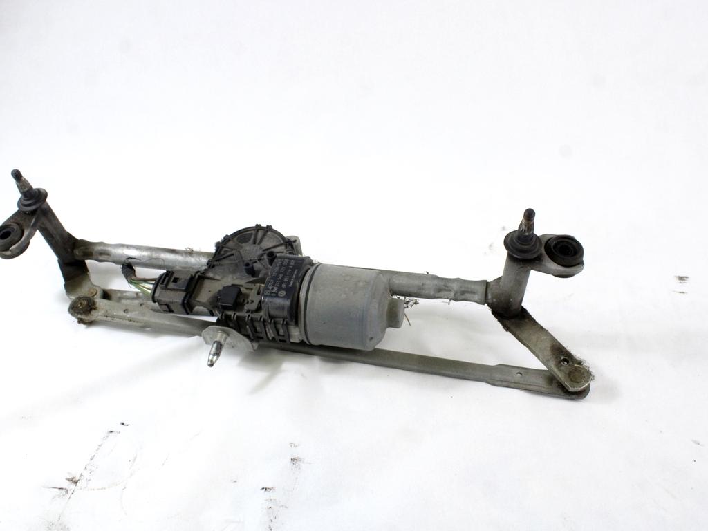 MOTORCEK PREDNJIH BRISALCEV OEM N. 6R1955023C ORIGINAL REZERVNI DEL VOLKSWAGEN POLO 6R1 6C1 (06/2009 - 02/2014) DIESEL LETNIK 2012