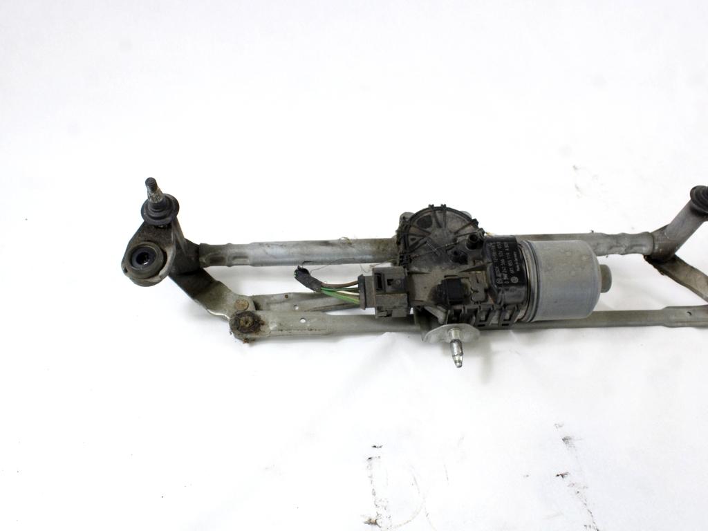 MOTORCEK PREDNJIH BRISALCEV OEM N. 6R1955023C ORIGINAL REZERVNI DEL VOLKSWAGEN POLO 6R1 6C1 (06/2009 - 02/2014) DIESEL LETNIK 2012