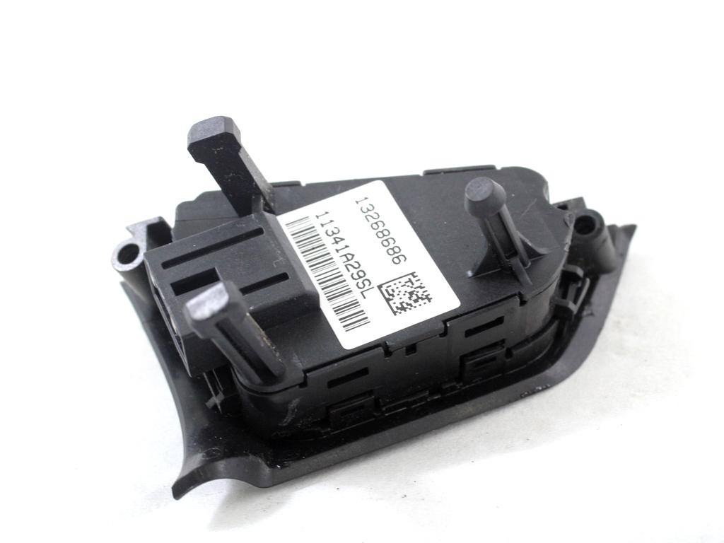 MULTIFUNKCIJSKI VOLAN OEM N. 13268686 ORIGINAL REZERVNI DEL OPEL MERIVA B S10 (2010 -2017)DIESEL LETNIK 2011