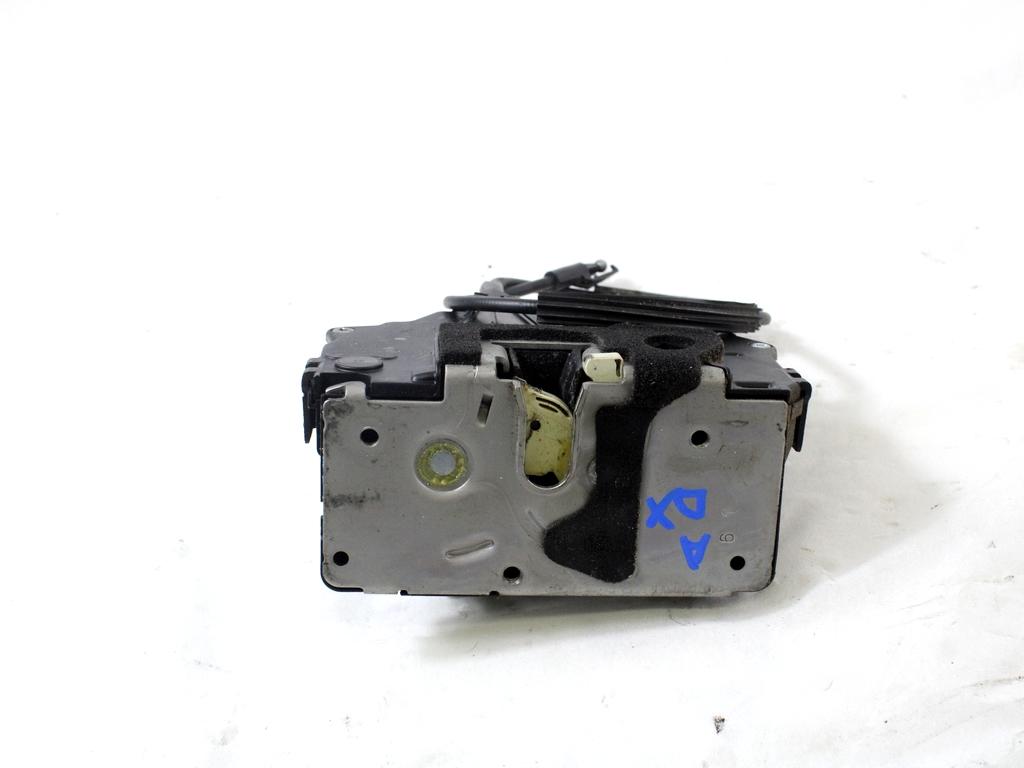 CENTRALNI ZAKLEP SPREDNJIH VRAT  OEM N. 13258274 ORIGINAL REZERVNI DEL OPEL MERIVA B S10 (2010 -2017)DIESEL LETNIK 2011