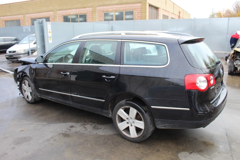 VOLKSWAGEN PASSAT SW 2.0 D 103KW AUT 5P (2007) RICAMBI IN MAGAZZINO