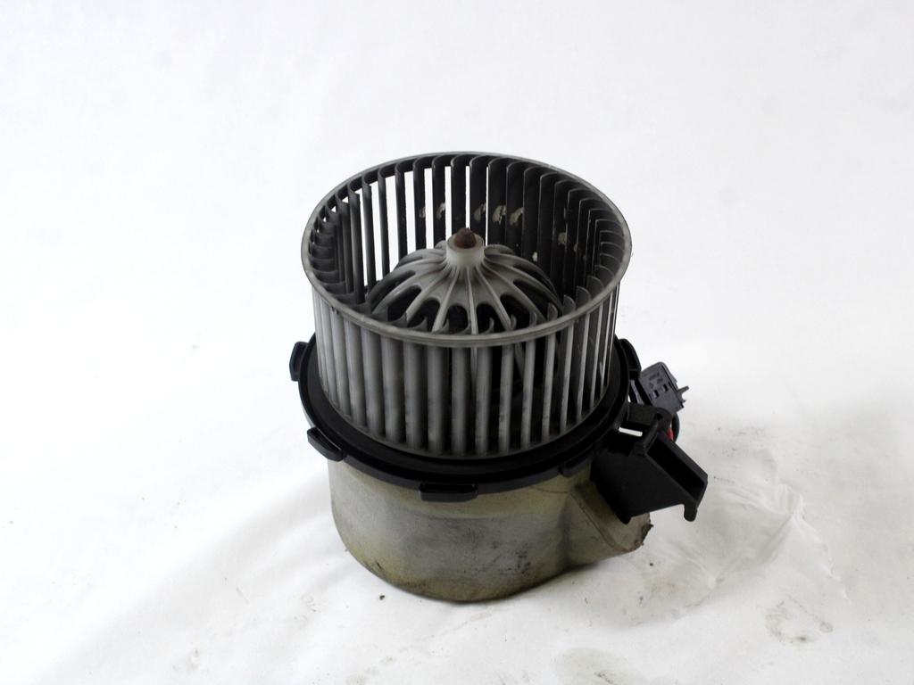 VENTILATOR  KABINE  OEM N. 8K1820021 ORIGINAL REZERVNI DEL AUDI A4 B8 8K2 BER/SW/CABRIO (2007 - 11/2015) DIESEL LETNIK 2009