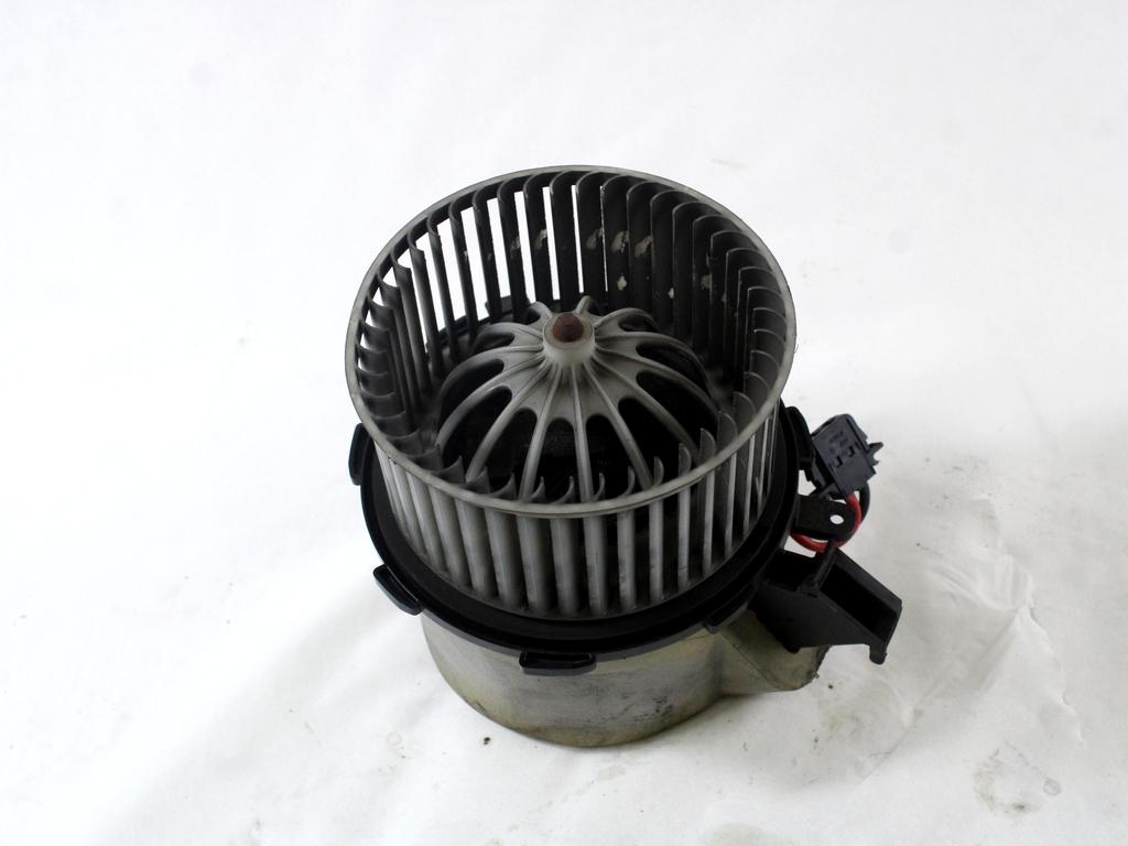 VENTILATOR  KABINE  OEM N. 8K1820021 ORIGINAL REZERVNI DEL AUDI A4 B8 8K2 BER/SW/CABRIO (2007 - 11/2015) DIESEL LETNIK 2009