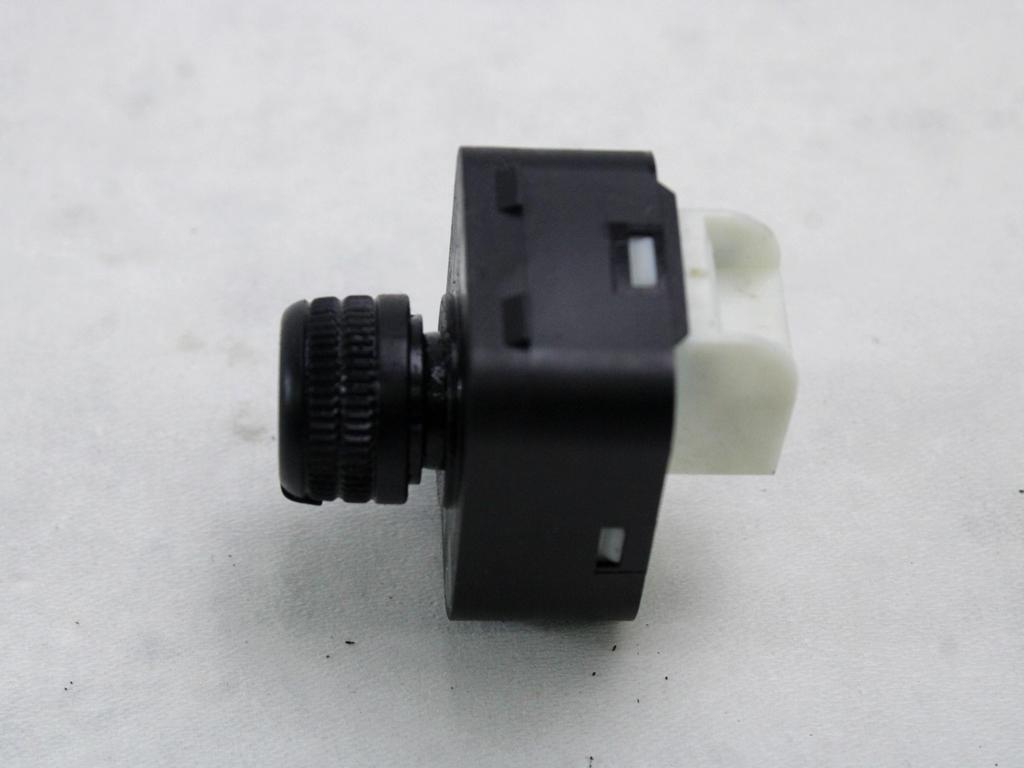 STIKALA ELEKTRICNIH OGLEDAL  OEM N. 8K0959565C ORIGINAL REZERVNI DEL AUDI A4 B8 8K2 BER/SW/CABRIO (2007 - 11/2015) DIESEL LETNIK 2009