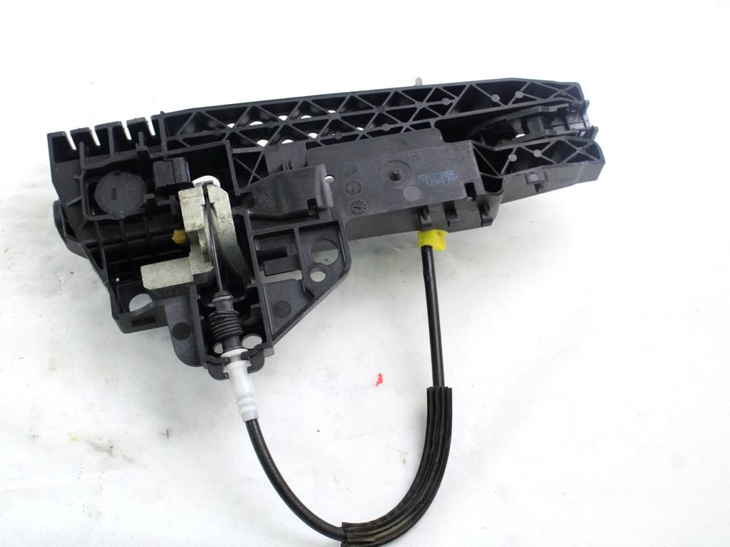 ZUNANJA KLJUKA ZADNJA LEVA VRATA OEM N. 8T0837205AGRU ORIGINAL REZERVNI DEL AUDI A4 B8 8K2 BER/SW/CABRIO (2007 - 11/2015) DIESEL LETNIK 2009