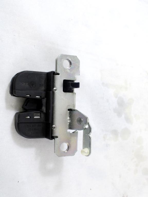 ZAKLEPANJE PRTLJA?NIH VRAT  OEM N. 6L6827505A ORIGINAL REZERVNI DEL SEAT IBIZA 6L1 MK3 (01/2002 - 01/2006) BENZINA LETNIK 2005