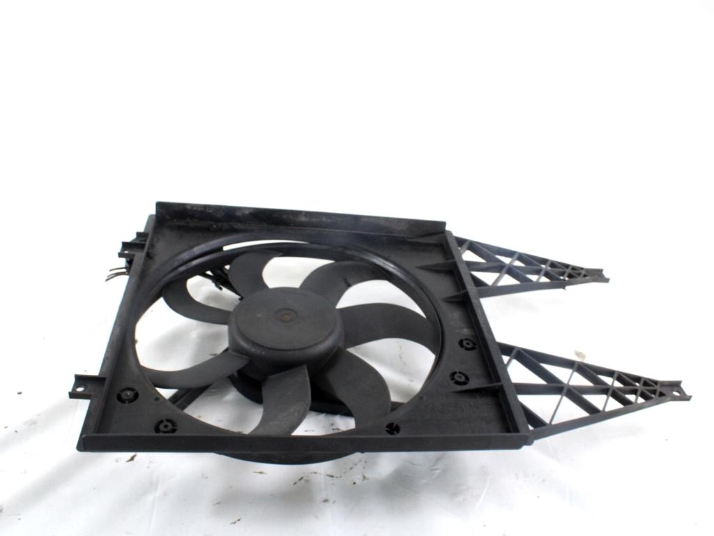 VENTILATOR HLADILNIKA OEM N. 6Q0121207L ORIGINAL REZERVNI DEL SEAT IBIZA 6L1 MK3 (01/2002 - 01/2006) BENZINA LETNIK 2005