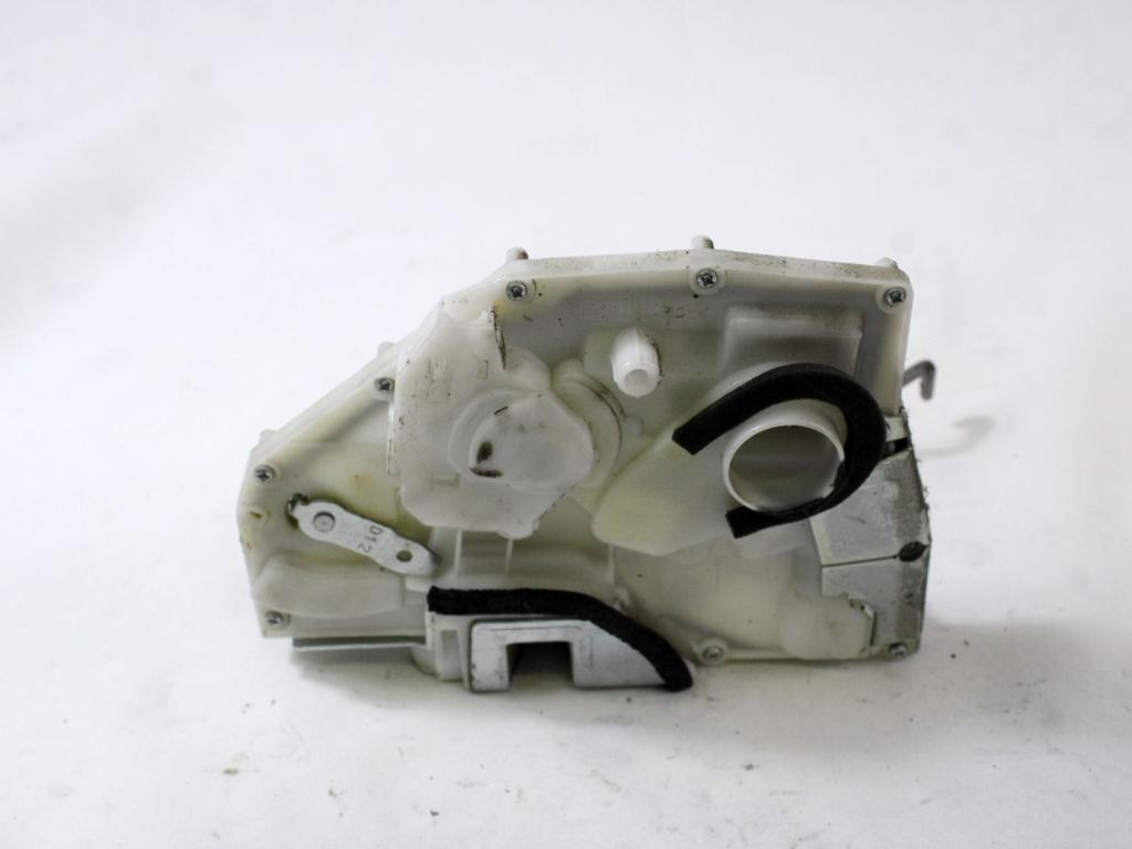 CENTRALNI ZAKLEP SPREDNJIH VRAT  OEM N. 71768757 ORIGINAL REZERVNI DEL FIAT SEDICI FY (2006 - 4/2009) DIESEL LETNIK 2006