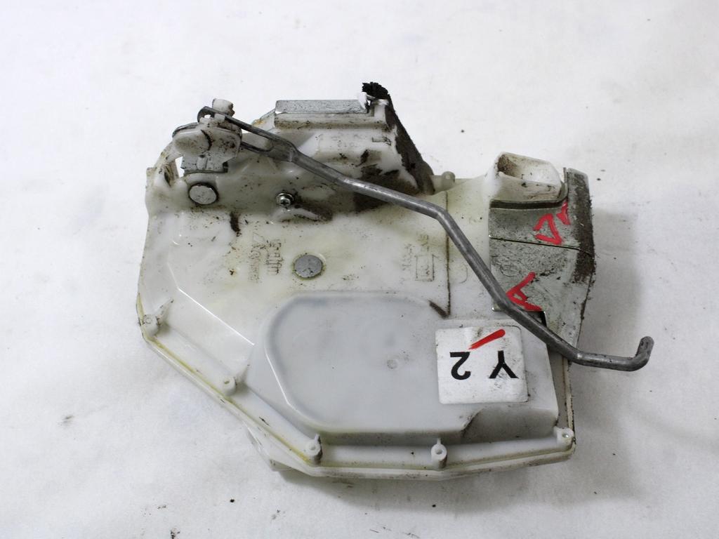 CENTRALNI ZAKLEP SPREDNJIH VRAT  OEM N. 71768757 ORIGINAL REZERVNI DEL FIAT SEDICI FY (2006 - 4/2009) DIESEL LETNIK 2006