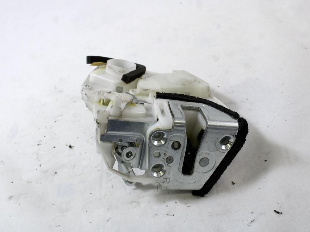 CENTRALNO ZAKLEPANJE ZADNJIH DESNIH VRAT OEM N. 71768385 ORIGINAL REZERVNI DEL FIAT SEDICI FY (2006 - 4/2009) DIESEL LETNIK 2006