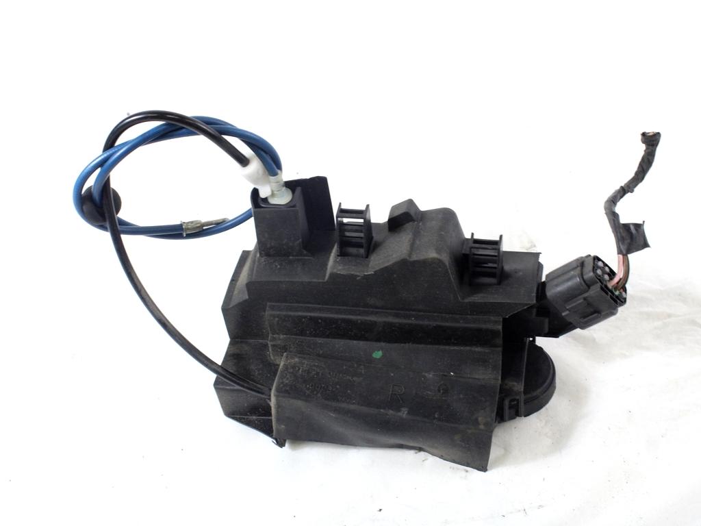 CENTRALNI ZAKLEP SPREDNJIH VRAT  OEM N. 51825964 ORIGINAL REZERVNI DEL FIAT CROMA 194 MK2 R (11-2007 - 2010) DIESEL LETNIK 2010