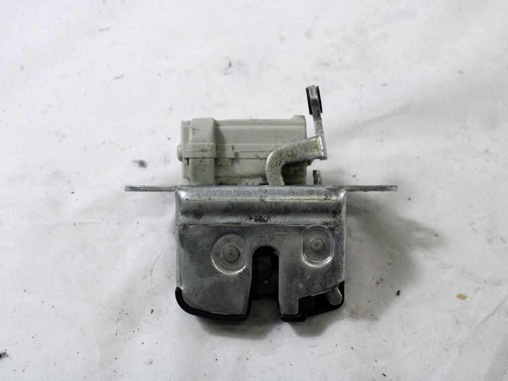 ZAKLEPANJE PRTLJA?NIH VRAT  OEM N. 51818520 ORIGINAL REZERVNI DEL FIAT CROMA 194 MK2 R (11-2007 - 2010) DIESEL LETNIK 2010