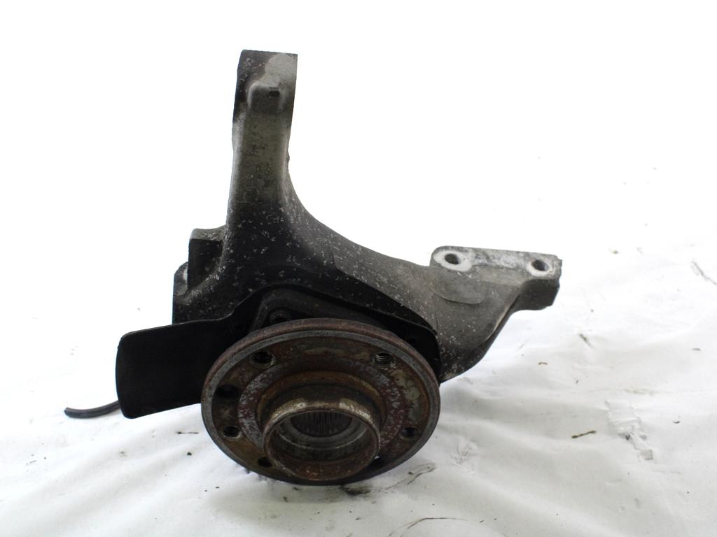 VRTLJIVI LEZAJ DESNO / PESTO KOLESA Z LEZAJEM SPREDAJ OEM N. 51753896 ORIGINAL REZERVNI DEL FIAT CROMA 194 MK2 R (11-2007 - 2010) DIESEL LETNIK 2010