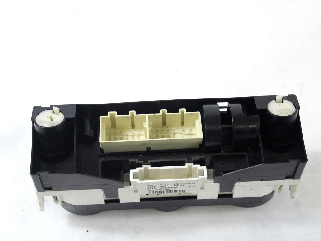 NADZOR KLIMATSKE NAPRAVE OEM N. 6R0820045F ORIGINAL REZERVNI DEL VOLKSWAGEN POLO 6R1 6C1 (06/2009 - 02/2014) DIESEL LETNIK 2011