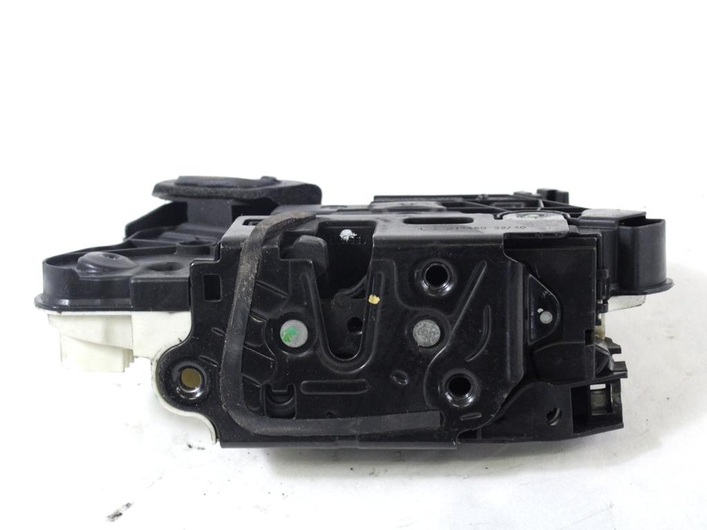 CENTRALNO ZAKLEPANJE PREDNIH LEVIH VRAT OEM N. 5K1837015B ORIGINAL REZERVNI DEL VOLKSWAGEN POLO 6R1 6C1 (06/2009 - 02/2014) DIESEL LETNIK 2011