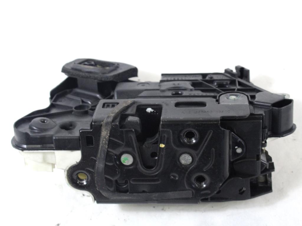 CENTRALNO ZAKLEPANJE PREDNIH LEVIH VRAT OEM N. 5K1837015B ORIGINAL REZERVNI DEL VOLKSWAGEN POLO 6R1 6C1 (06/2009 - 02/2014) DIESEL LETNIK 2011