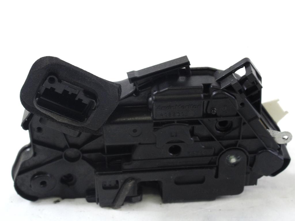 CENTRALNO ZAKLEPANJE PREDNIH LEVIH VRAT OEM N. 5K1837015B ORIGINAL REZERVNI DEL VOLKSWAGEN POLO 6R1 6C1 (06/2009 - 02/2014) DIESEL LETNIK 2011