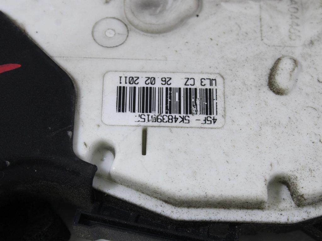 CENTRALNA KLJUCAVNICA ZADJIH LEVIH VRAT OEM N. 5K4837015F ORIGINAL REZERVNI DEL VOLKSWAGEN POLO 6R1 6C1 (06/2009 - 02/2014) DIESEL LETNIK 2011