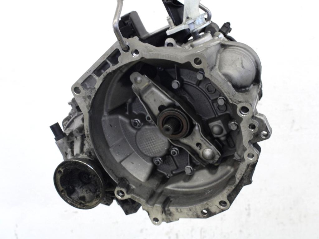 ROCNI MENJALNIK OEM N. 02R301107A CAMBIO MECCANICO ORIGINAL REZERVNI DEL VOLKSWAGEN POLO 6R1 6C1 (06/2009 - 02/2014) DIESEL LETNIK 2011