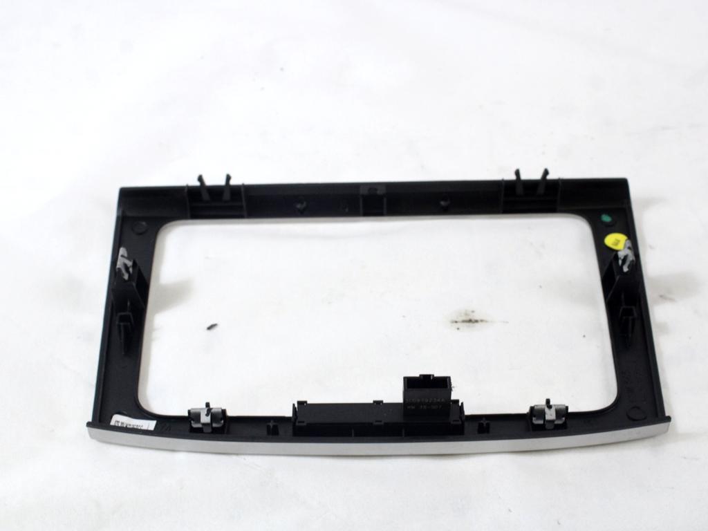 ARMATURNA PLO?CA OEM N. 3C0858069P ORIGINAL REZERVNI DEL VOLKSWAGEN PASSAT B6 3C2 3C5 BER/SW (2005 - 09/2010)  DIESEL LETNIK 2007