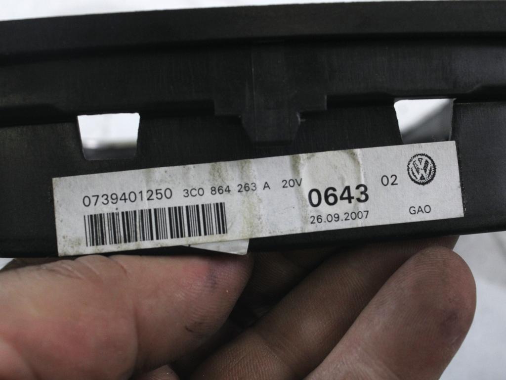 SREDINSKA KONZOLA  OEM N. 3C0864263A ORIGINAL REZERVNI DEL VOLKSWAGEN PASSAT B6 3C2 3C5 BER/SW (2005 - 09/2010)  DIESEL LETNIK 2007