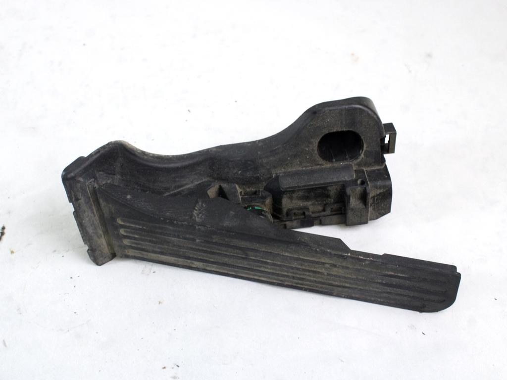 PEDALI OEM N. 1K1723503L ORIGINAL REZERVNI DEL VOLKSWAGEN PASSAT B6 3C2 3C5 BER/SW (2005 - 09/2010)  DIESEL LETNIK 2007