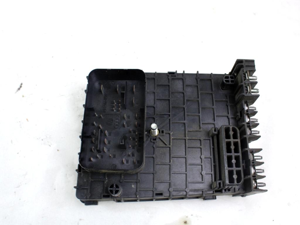 VAROVALKE/RELE' OEM N. 3C0937125 ORIGINAL REZERVNI DEL VOLKSWAGEN PASSAT B6 3C2 3C5 BER/SW (2005 - 09/2010)  DIESEL LETNIK 2007