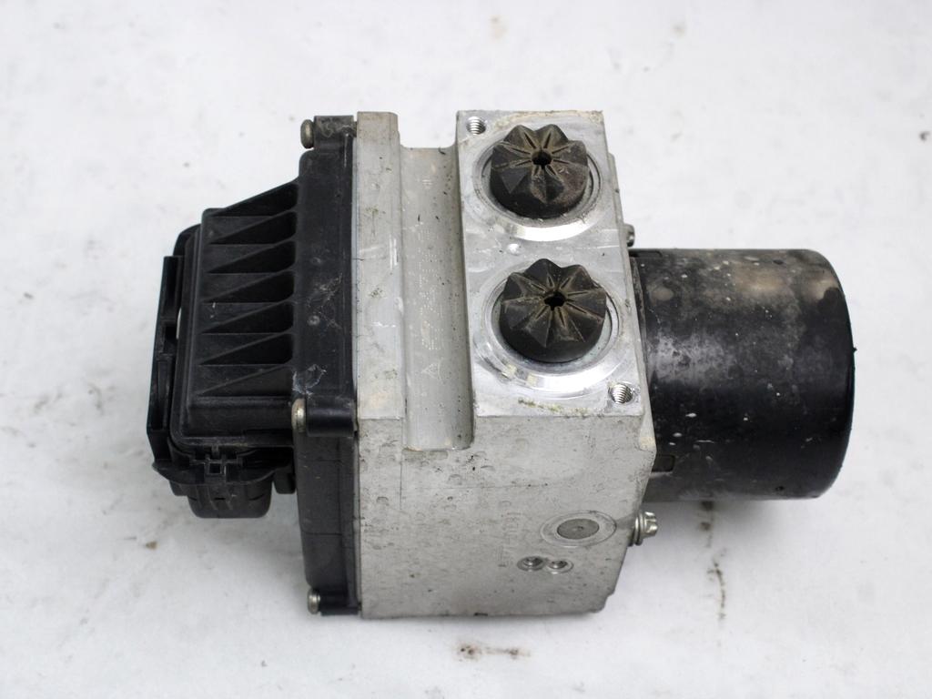 ABS AGREGAT S PUMPO OEM N. 3C0614109D ORIGINAL REZERVNI DEL VOLKSWAGEN PASSAT B6 3C2 3C5 BER/SW (2005 - 09/2010)  DIESEL LETNIK 2007