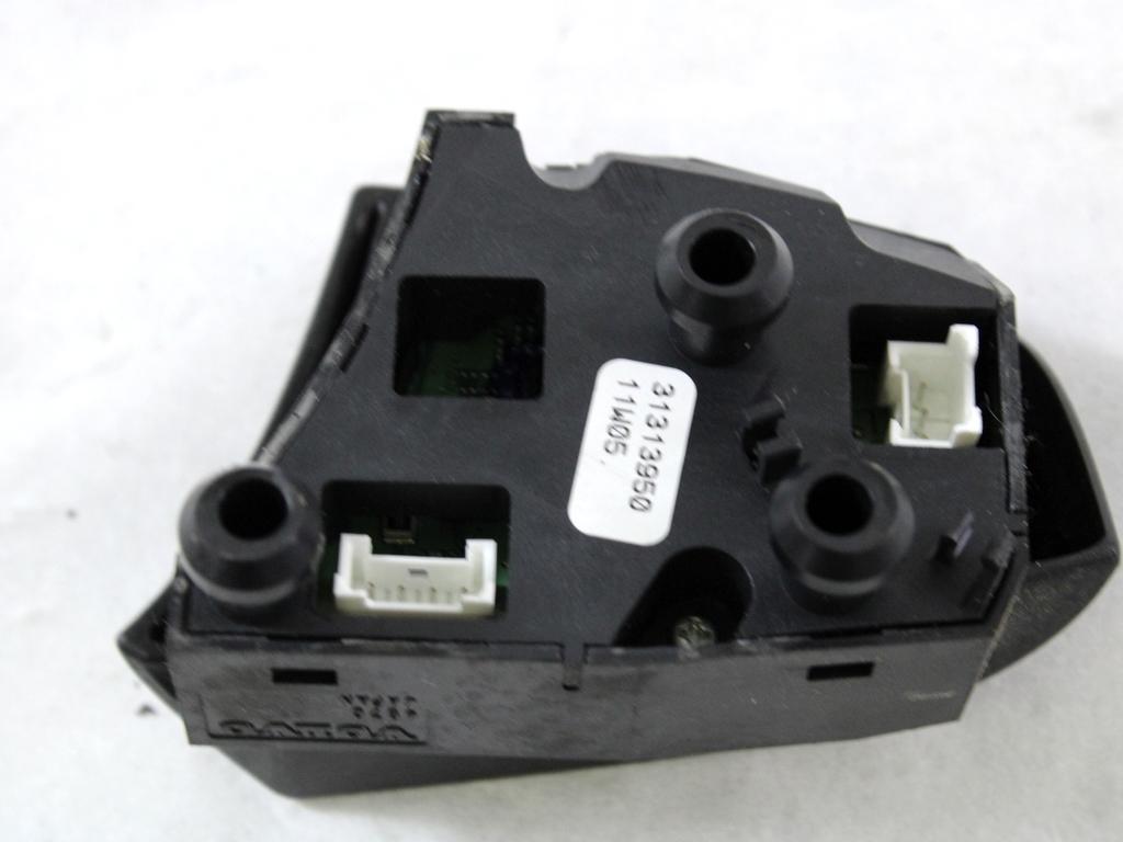 MULTIFUNKCIJSKI VOLAN OEM N. 31313950 ORIGINAL REZERVNI DEL VOLVO C30 533 (2006 - 2012)DIESEL LETNIK 2011