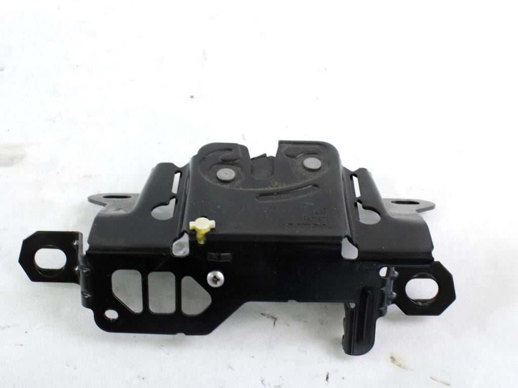 ZAKLEPANJE PRTLJA?NIH VRAT  OEM N. 30784739 ORIGINAL REZERVNI DEL VOLVO C30 533 (2006 - 2012)DIESEL LETNIK 2011